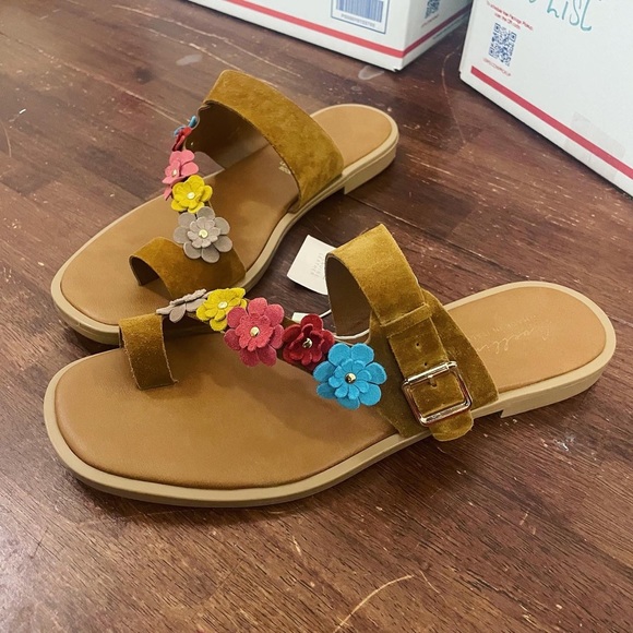 NWT Avellini Made in Italy Flowers Suede Sandals/Slippers - Size 9 - Picture 2 of 7